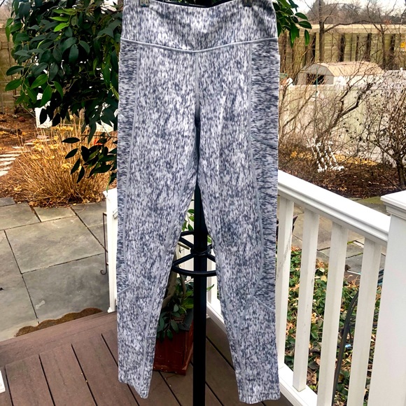 Victoria Secret Long Leggings - Picture 3 of 10